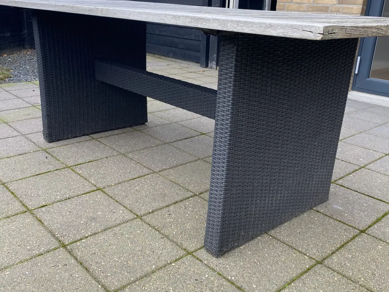 Billede 1 - Stort havebord med træbordplade til 8 personer 