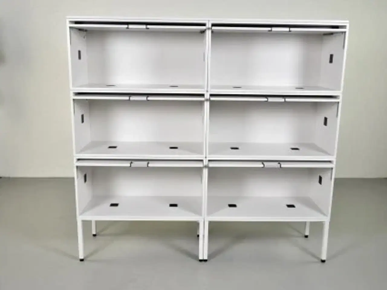 Billede 2 - Steelcase flexbox skab i hvid, 6 moduler