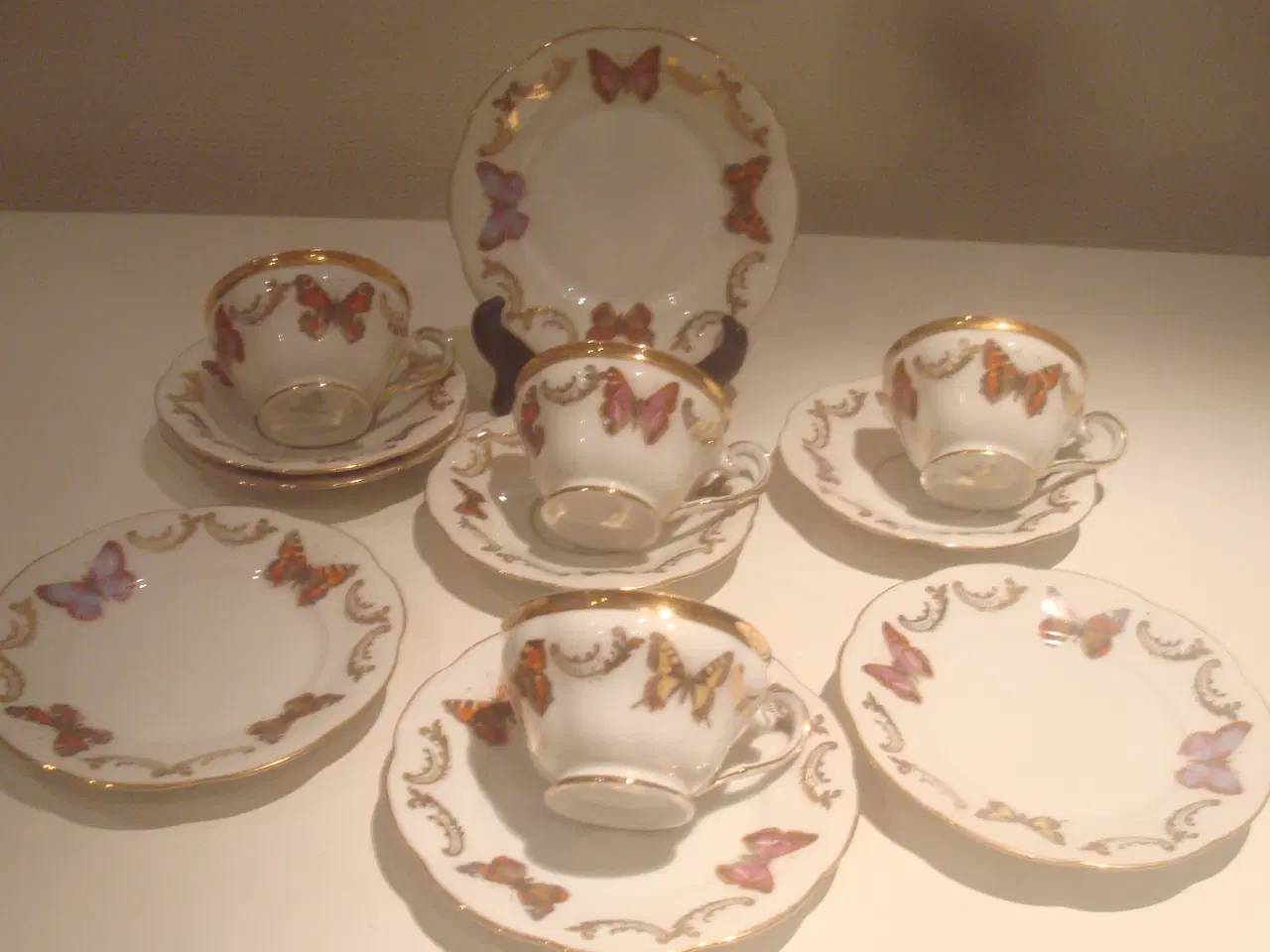 Billede 1 - SOMMERFUGLE på kaffestel, GL, FIN STAND, 8 sæt