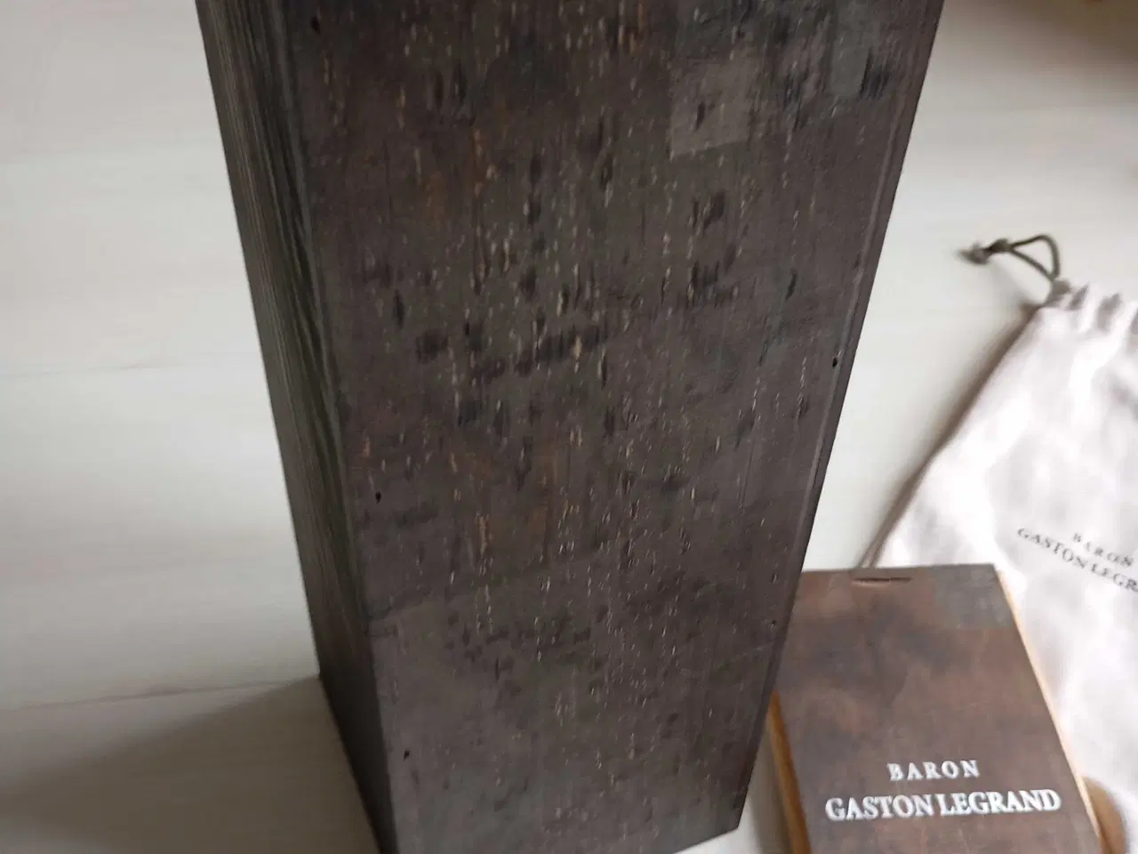 Billede 6 - Fin træ æske med låg. Cognac