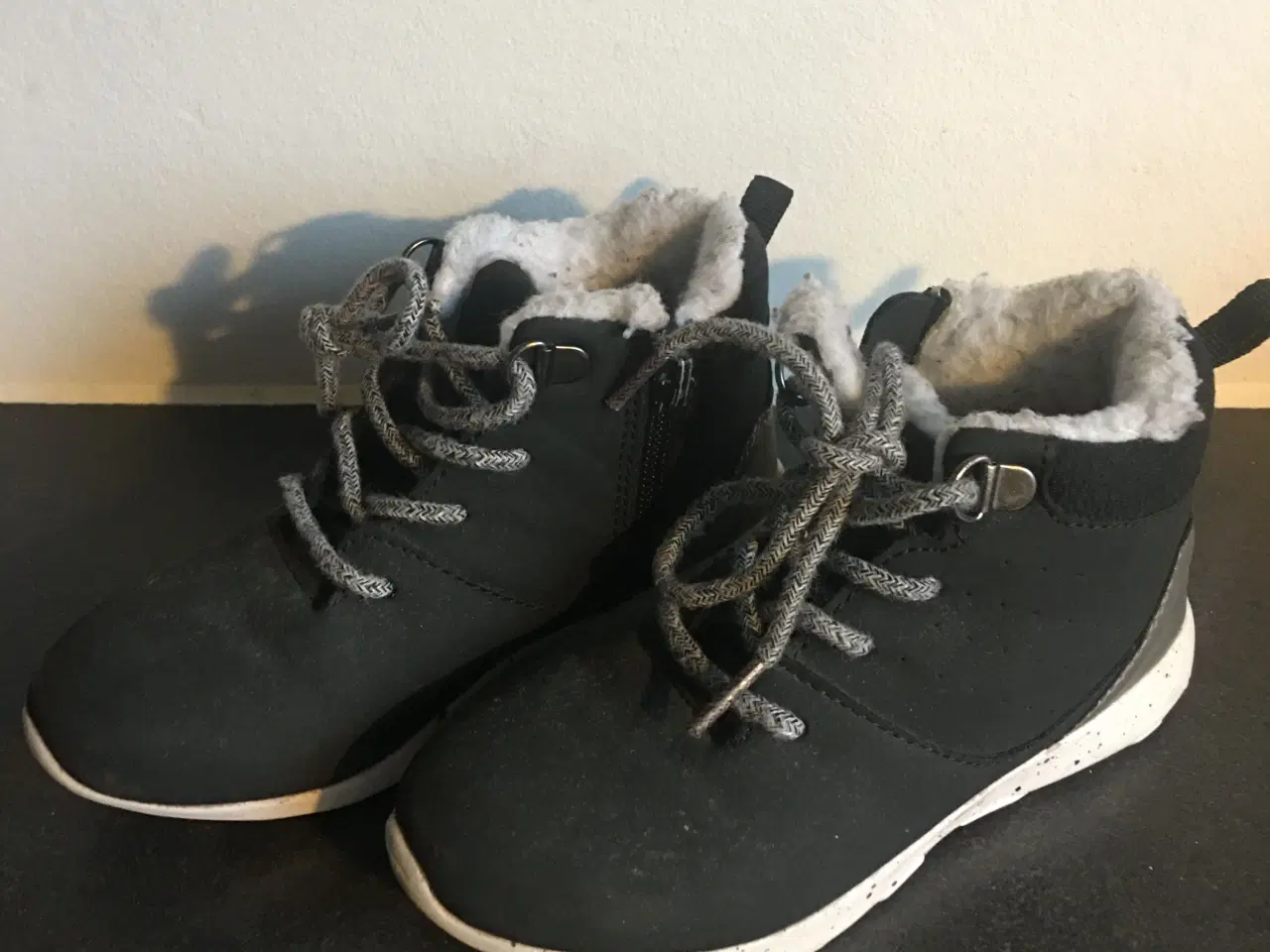 Billede 1 - Støvler, sort ruskind str 27 mrk Zig Zag