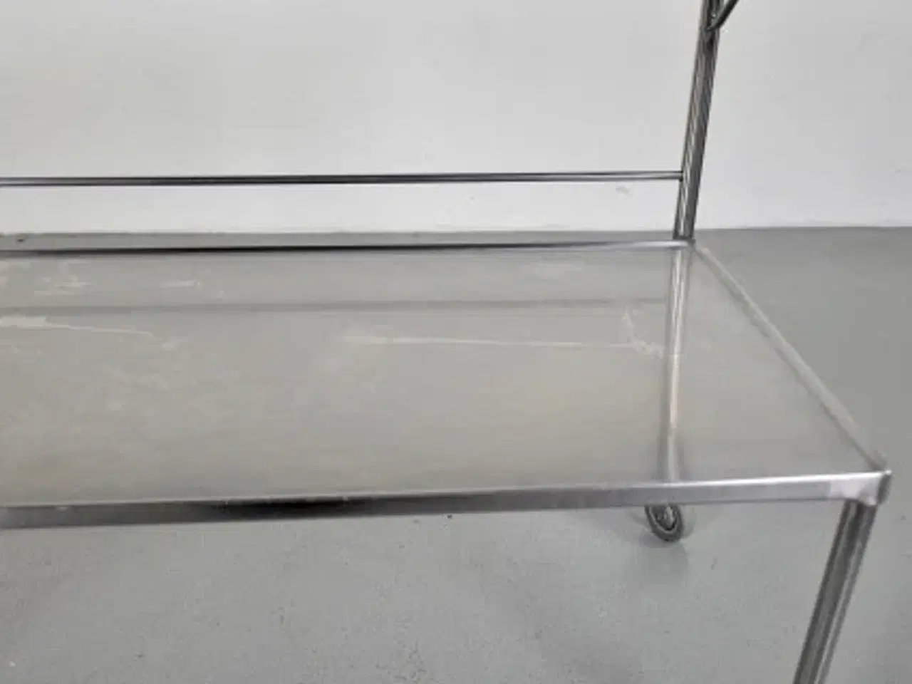 Billede 8 - Rullebord i stål med to hylder, 100 cm.