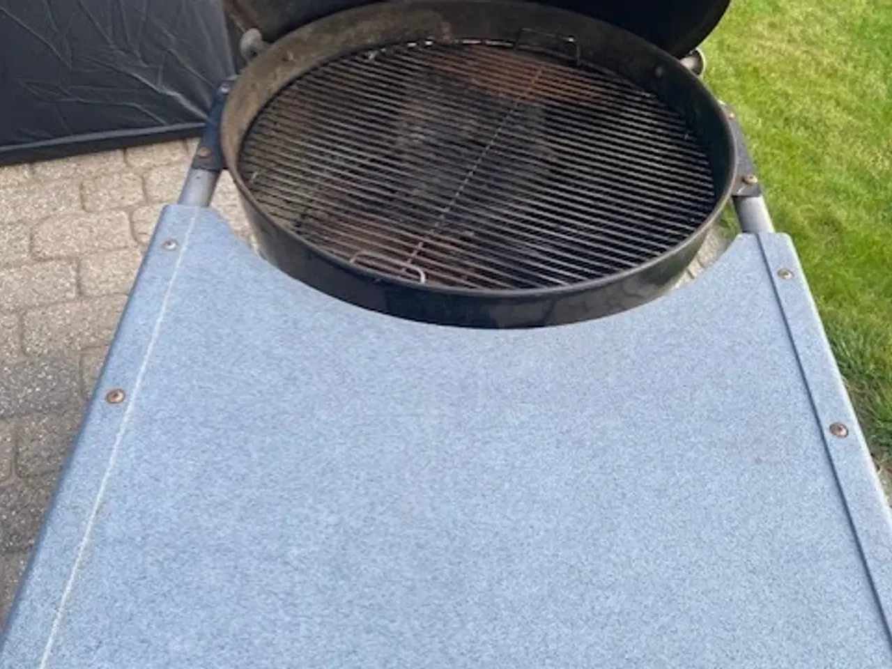 Billede 3 - Weber kuglegrill 57 cm med bord