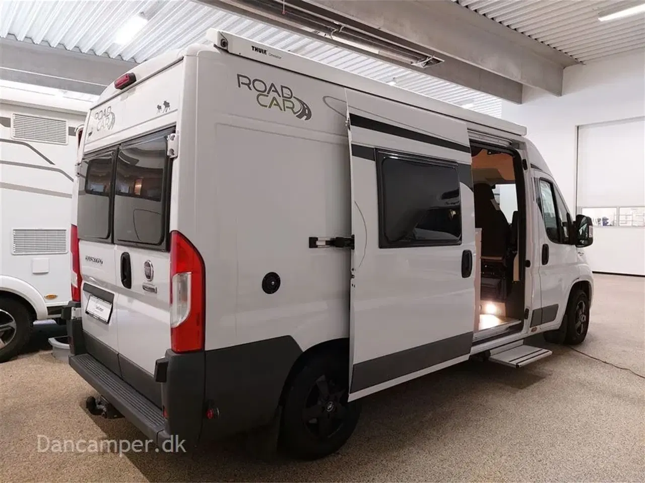 Billede 4 - 2017 - RoadCar R 600   MESSEPRIS kr. 524.900,- SPAR kr. 25.000,- Road Car R600 Van. 6 meters vogn med 6-trins manuel gear og anhængertræk