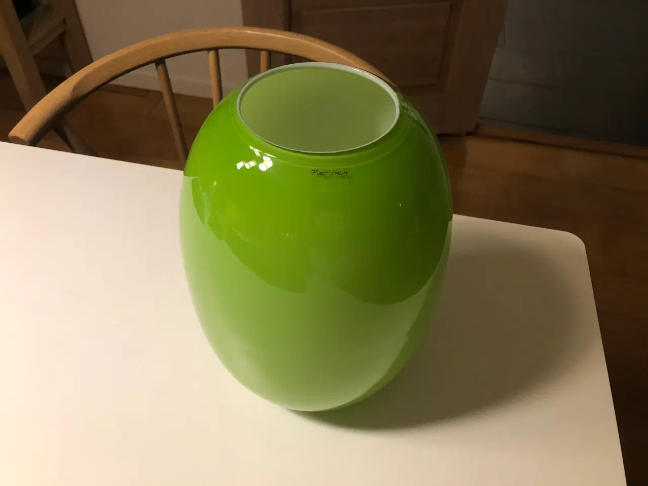 Billede 2 - Piet Hein vase i lime grøn, 25 cm høj
