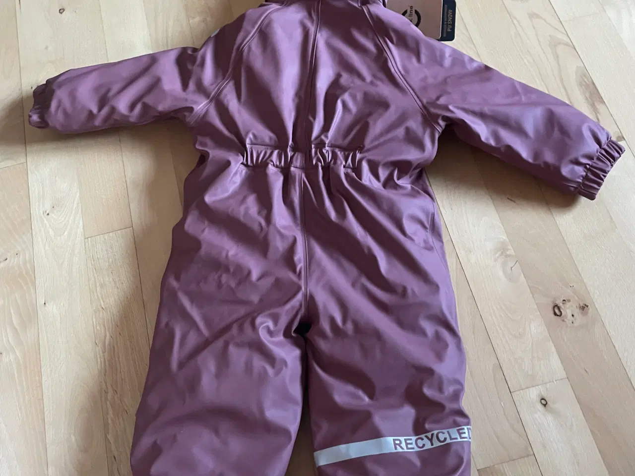 Billede 2 - Mikkline flyverdragt