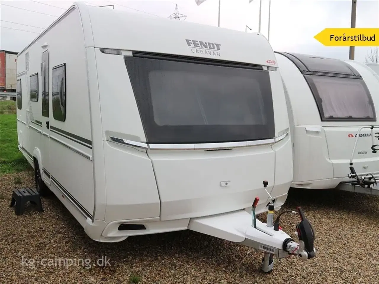 Billede 1 - 2023 - Fendt Apero 560 SKM   Forårstilbud. Denne lækre køjevogn fra Fendt sælges nu til nedsat pris incl nyt Isabella telt. værdi 30.000,- kr