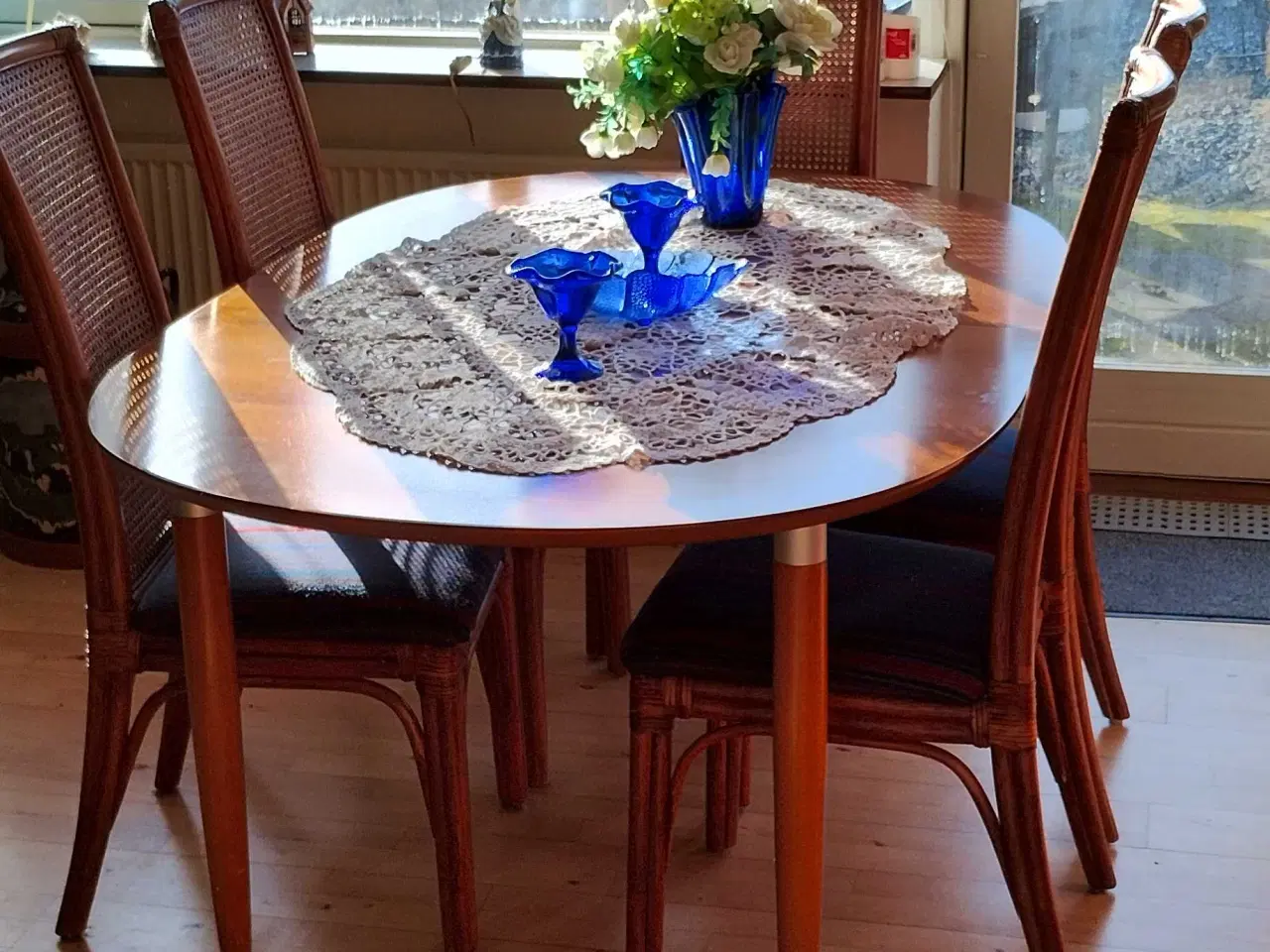 Billede 1 - Spisebord i Kirsebærtræ