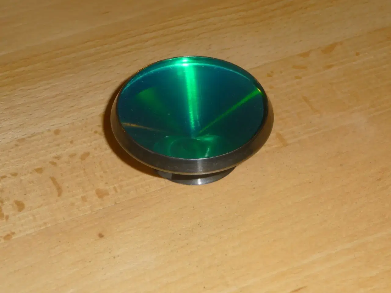 Billede 1 - lille skål med grøn lakering 5,5 cm i di