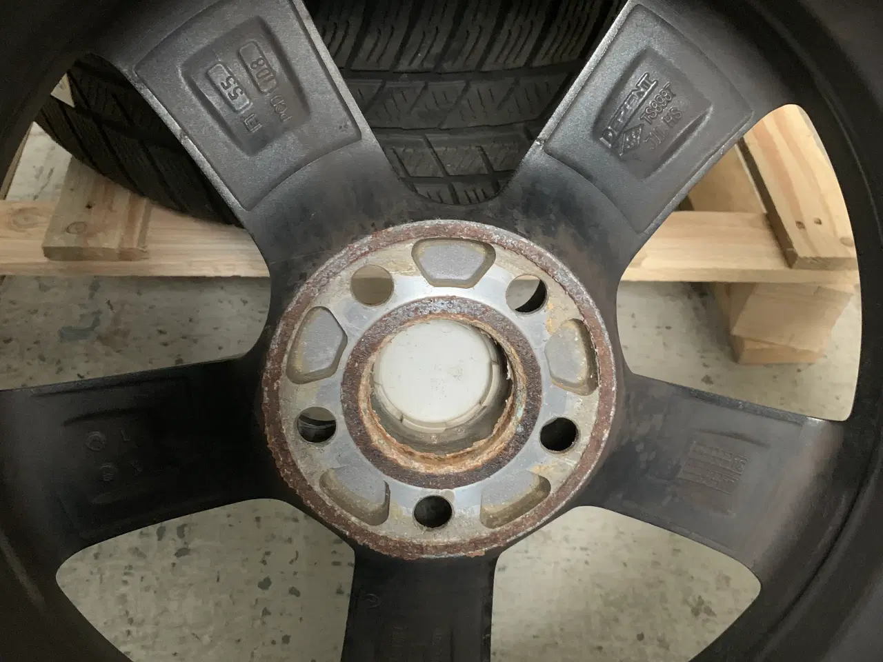 Billede 5 - ALUFÆLGE M/DÆK 235/55R17