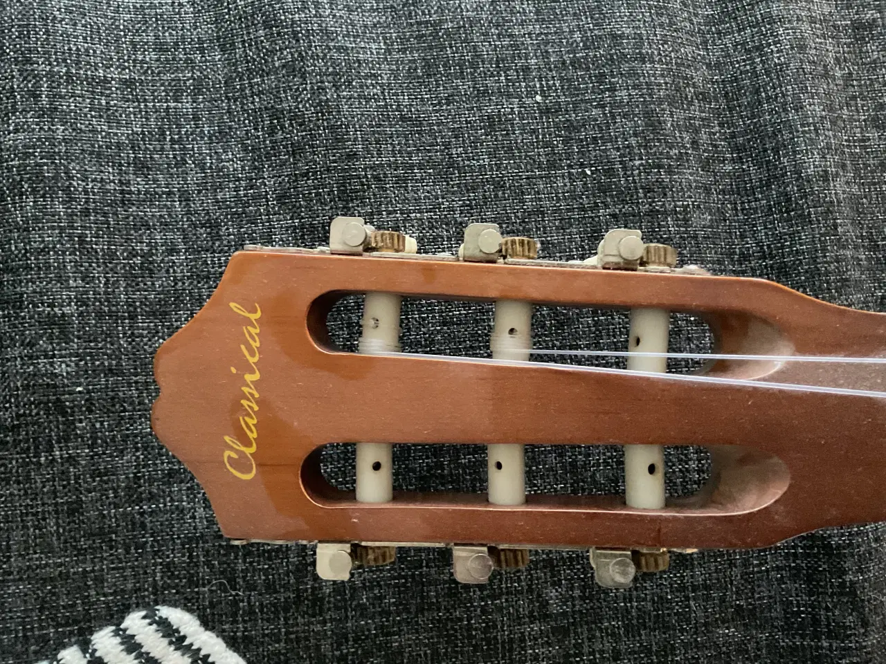 Billede 1 - Fin guitar for fx begynderen