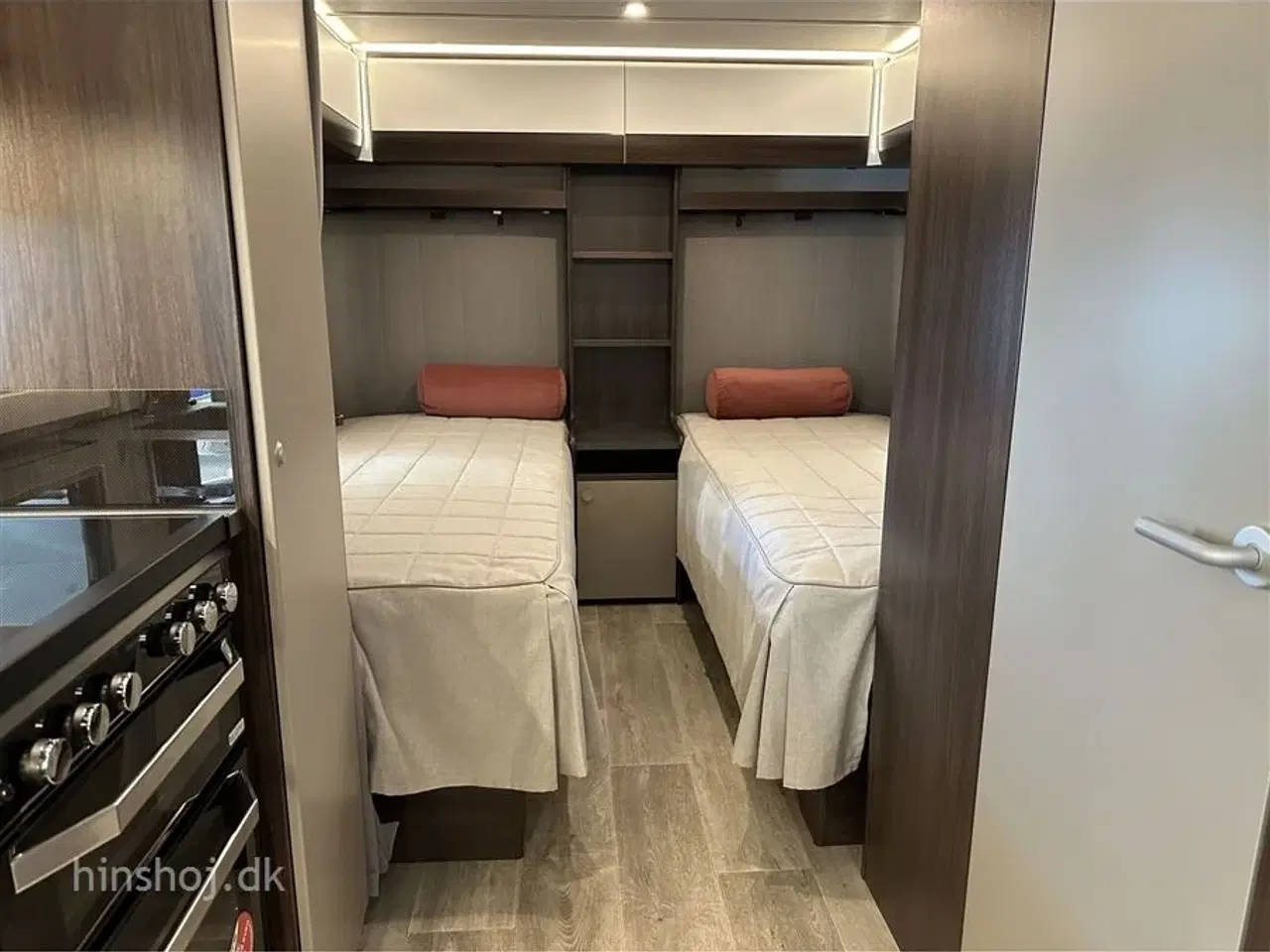 Billede 3 - 2026 - Polar Blueline 560 S   Lækker Vintervogn fra Polar med  enkelsenge fra Hinshøj Caravan