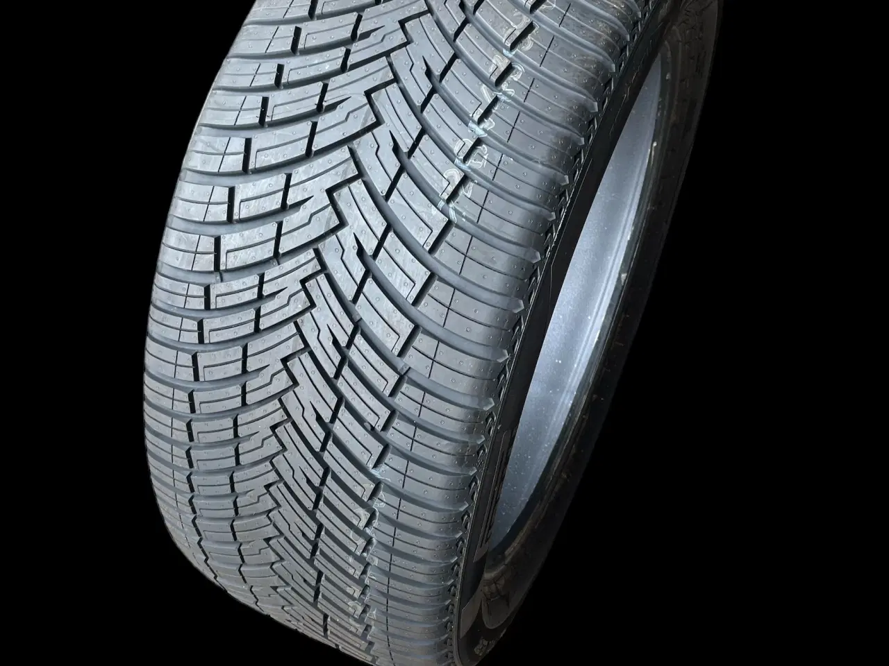 Billede 1 - 19 Pirelli 255/45r19 Ref.H1 Helårsdæk