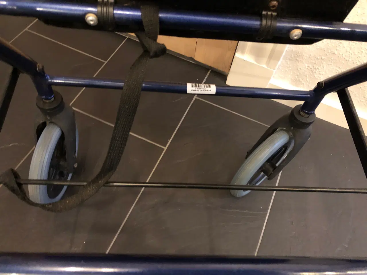 Billede 9 - Rollator med sæde