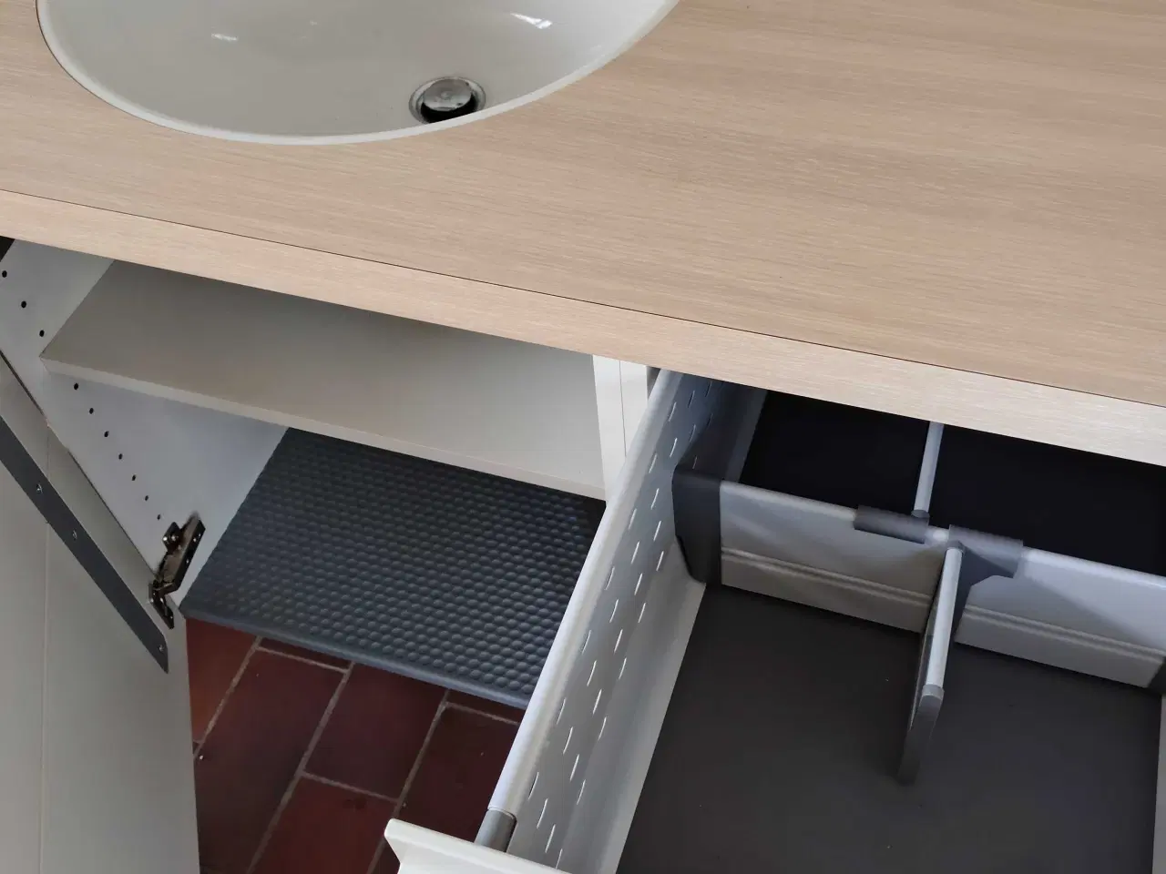 Billede 2 - Badeværelse møbel 