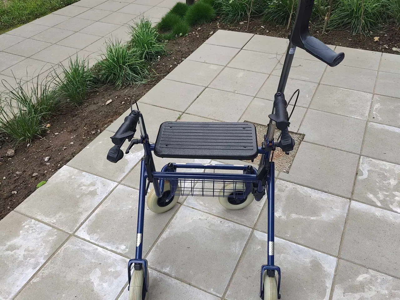 Billede 1 - Hjælpe rollator med krykke