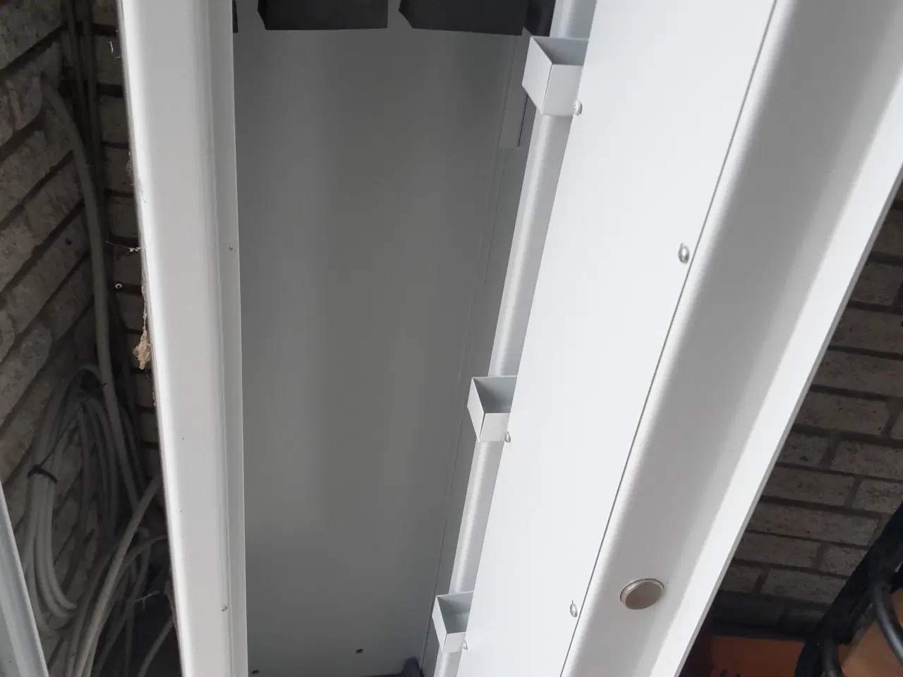 Billede 4 - VÅBENSKAB