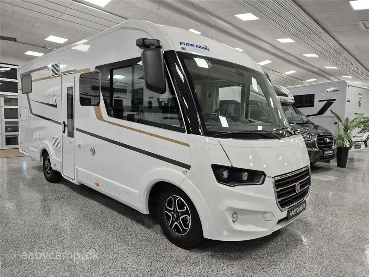 Billede 1 - 2026 - Euramobil Integra Line 720   Automatgear. Maxi Chassis 4400 Kg. 180 Hk. 90L Brændstoftank. Automatisk Klima. Lithium Batteri. Udendørs Bruser. Udvendigt Gasudtag.