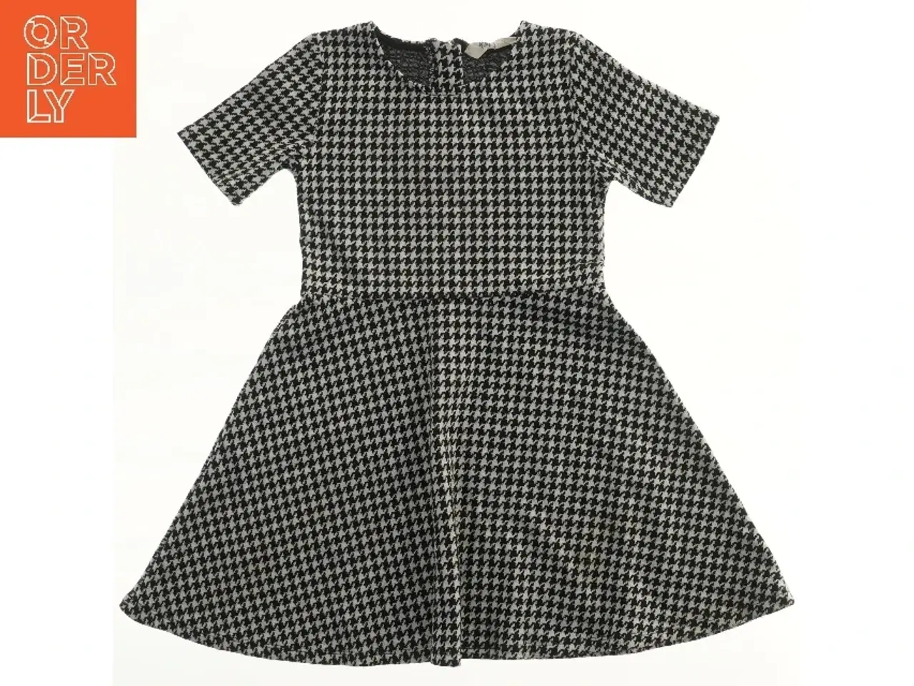 Billede 2 - Kortærmet kjole med mønster fra H&M (str. 128)