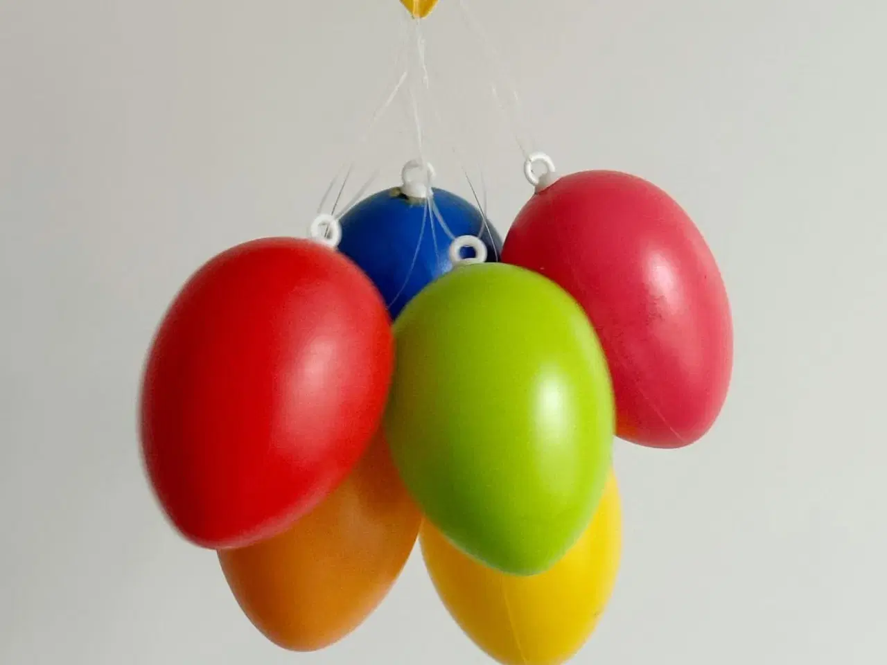 Billede 2 - Plastæg, 6 farver, samlet