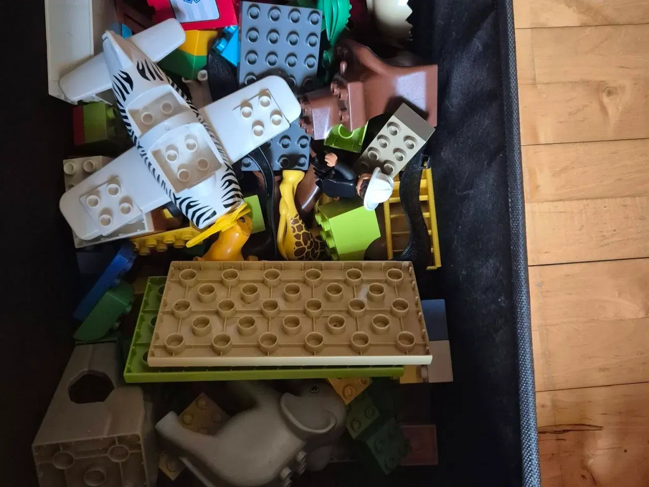 Billede 2 - duplo lego, rode kasse