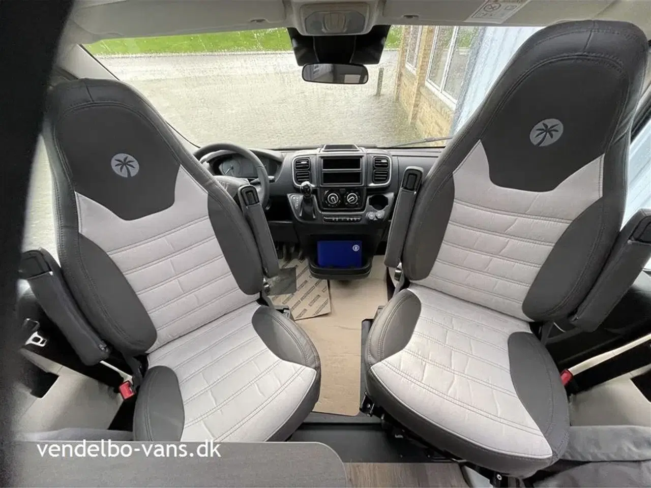 Billede 10 - 2026 - SunLight T 58 Adventure Edition   Under 6 m lang og med 2 komfortable dobbeltsenge til rådighed