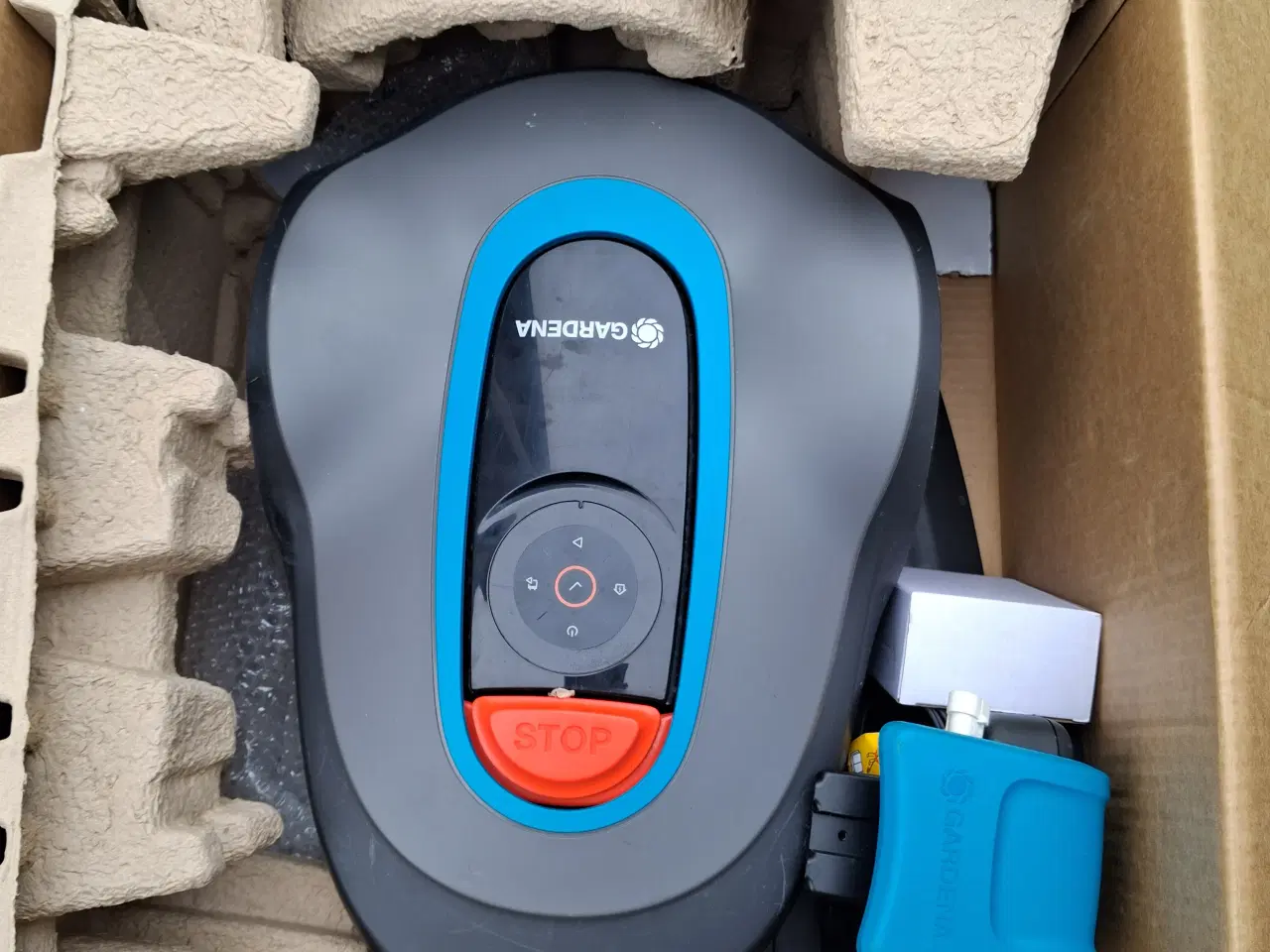 Billede 2 - Gardena Robotplæneklipper 2800kr