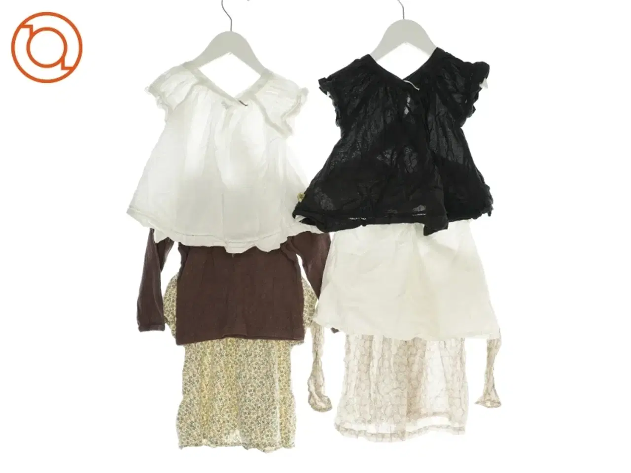 Billede 2 - 2 bluser og 4 t-shirts (Str. 92)