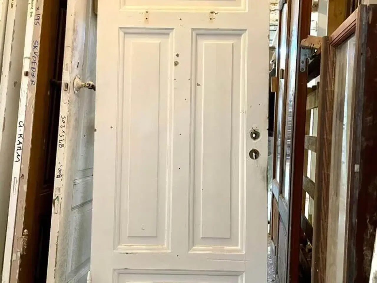 Billede 1 - Original, smal og lav fyldningsdør u. karm