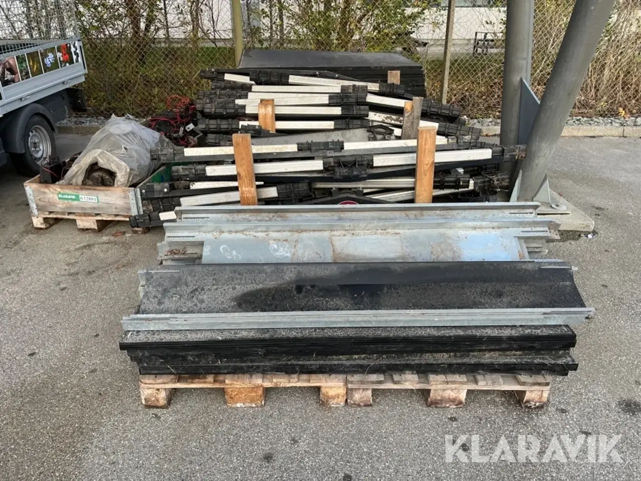 Billede 3 - Solcellestationer til Robotplæneklipper 30 paneler - 10 batteripakker