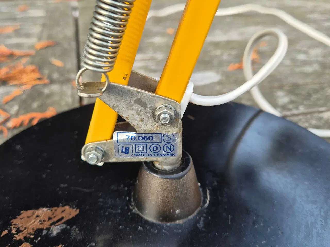 Billede 8 - Gul arkitektlampe på rund sort fod 