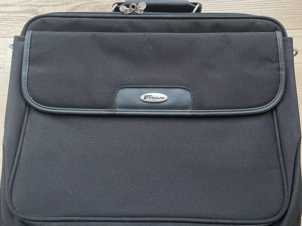 Billede 1 - Targus computertaske med skulderrem 