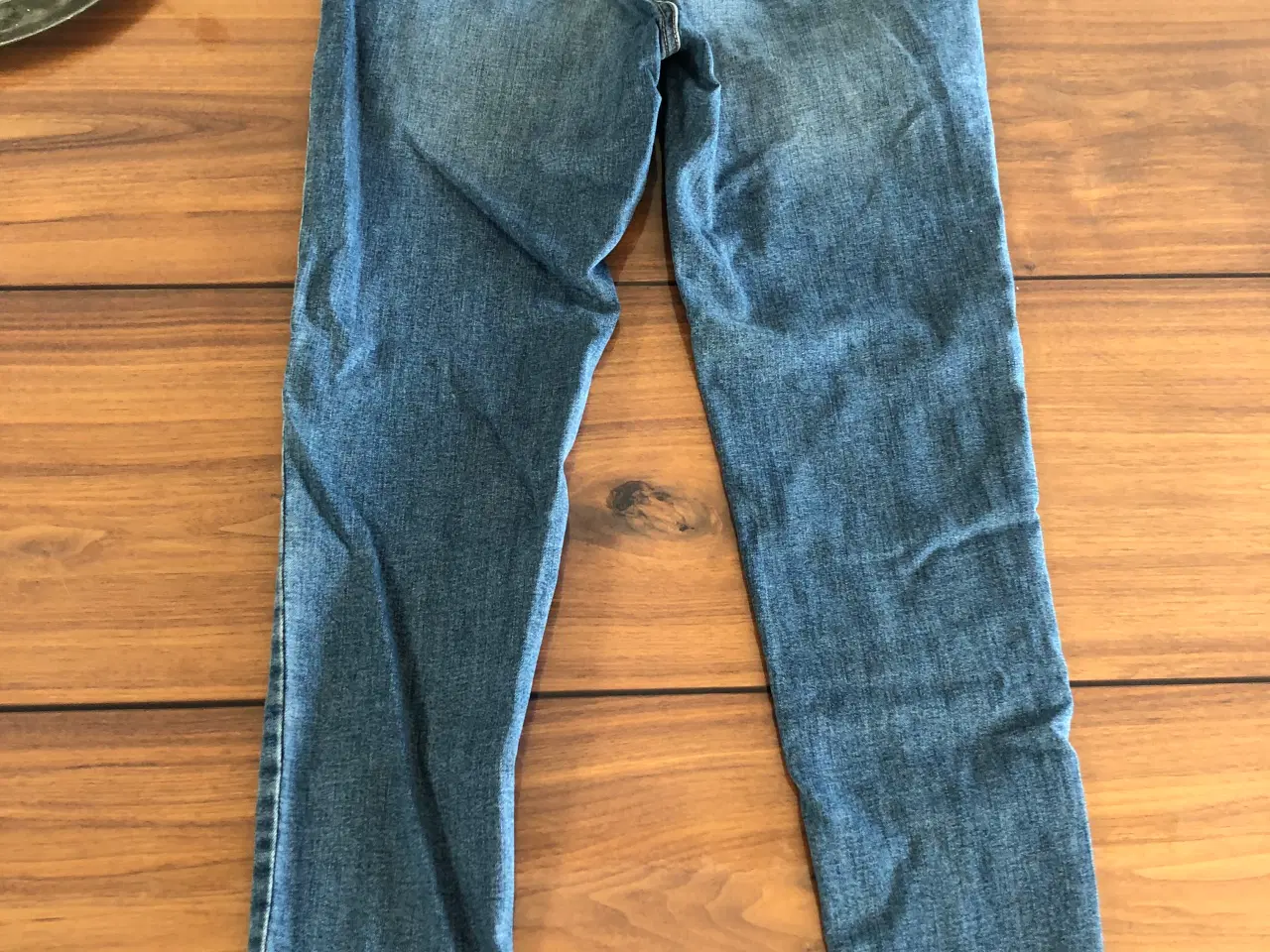 Billede 3 - Freja jeans str 42