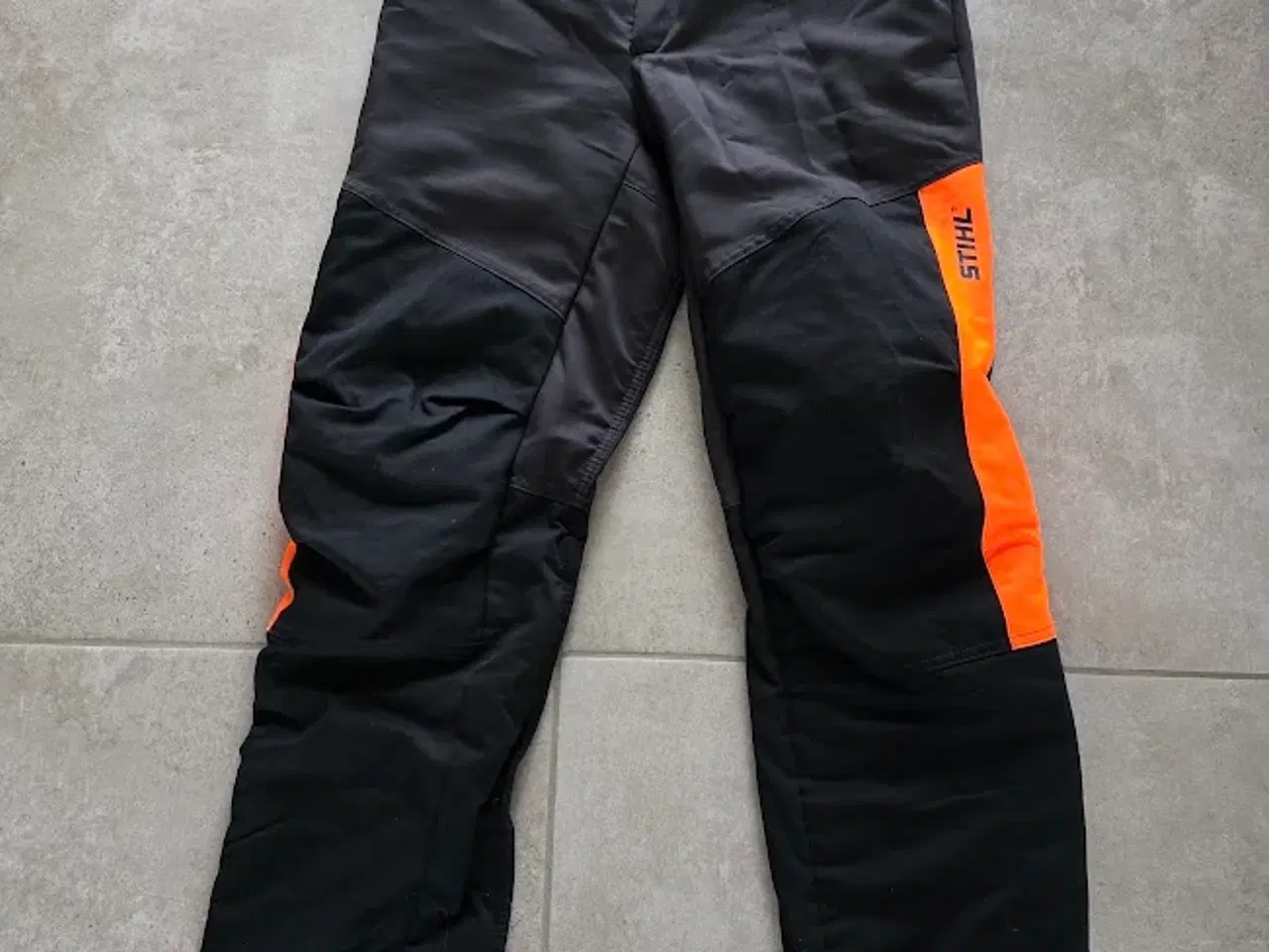 Billede 1 - Sikkerhedsbukser (STIHL) til motorsav