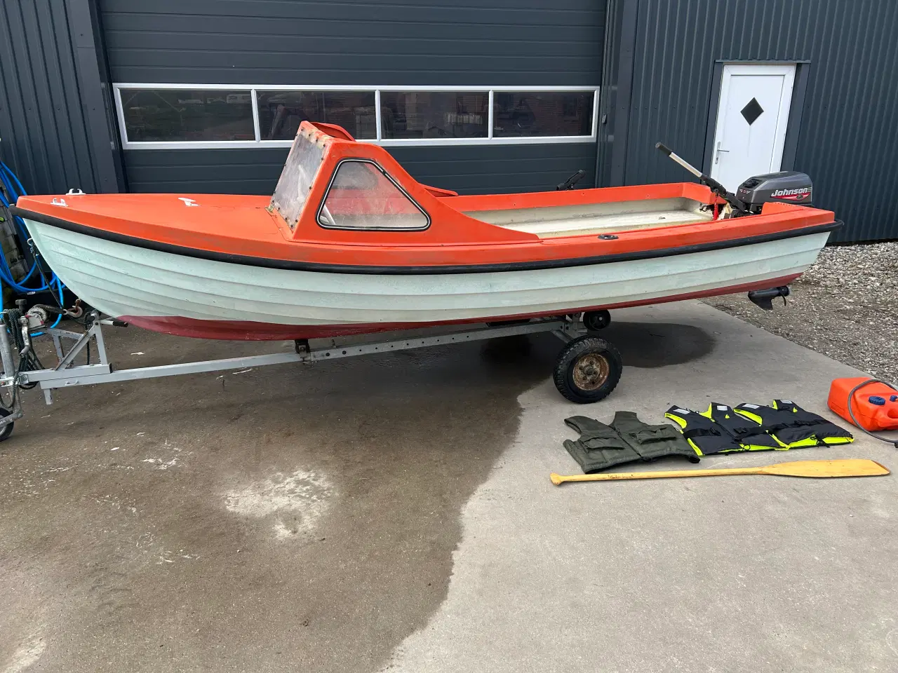 Billede 1 - 15 fods jolle med 15 hkJohnson motor