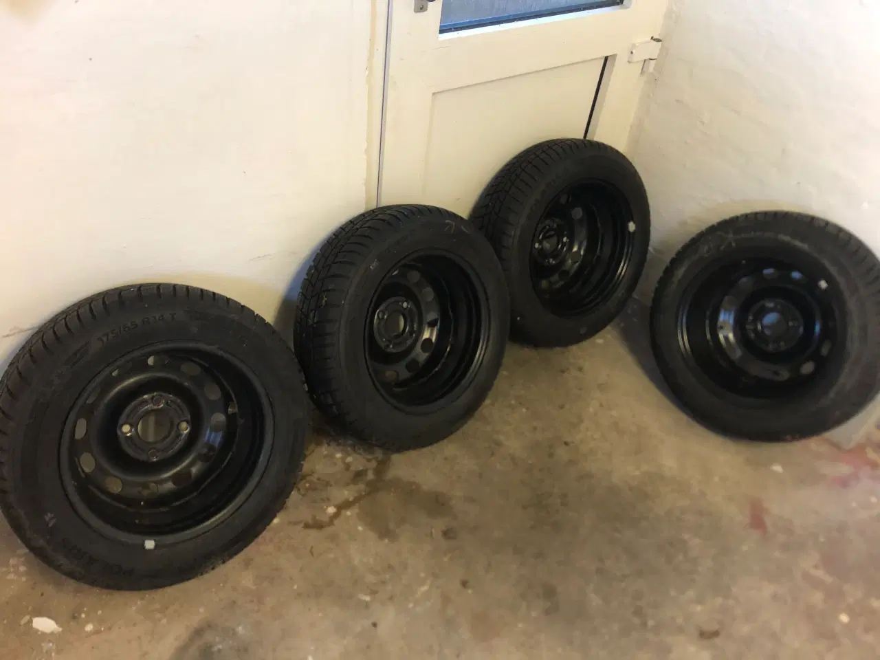 Billede 6 - Næsten ny helårsdæk og fælg