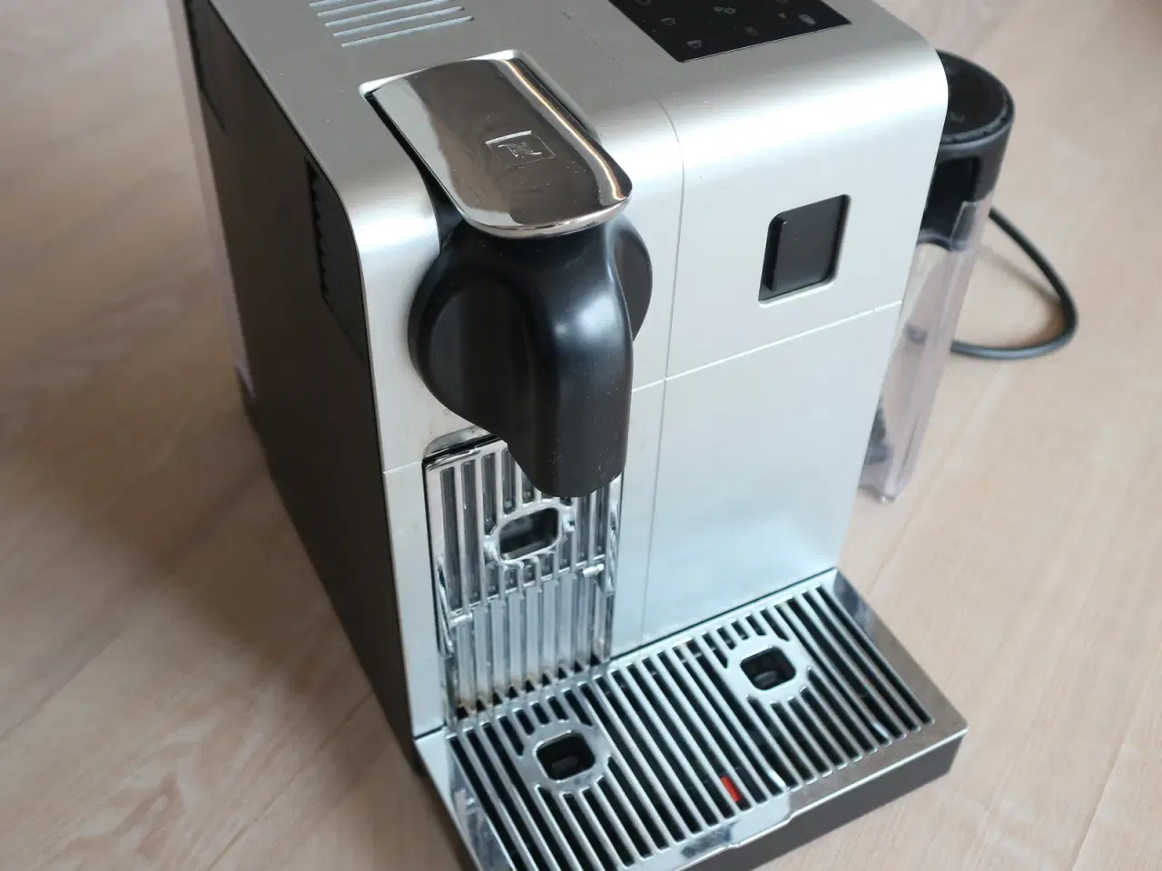 Billede 1 - NESPRESSO®-maskine, De'Longhi Latissima Pro