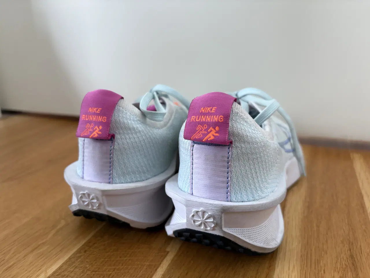 Billede 3 - Nike løbesko str. 36,5 – blå – næsten nye