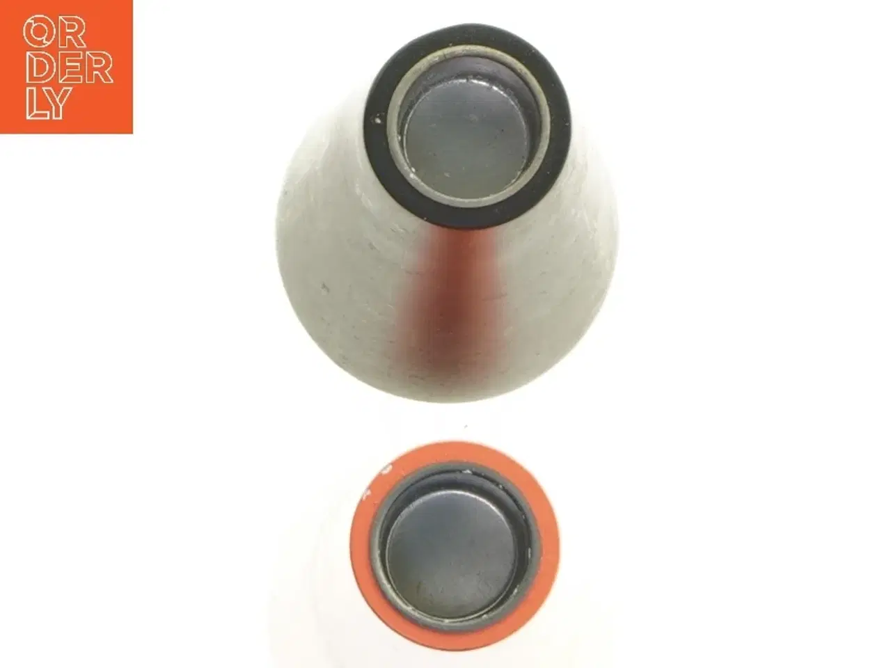 Billede 3 - To lysestager i konisk form (str. 23 og 18 cm)