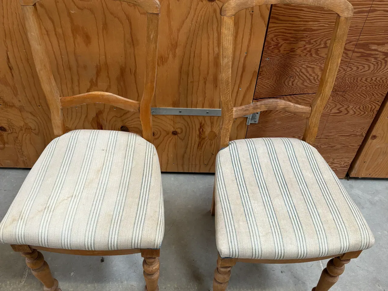 Billede 1 - 2 stole med stofsæder