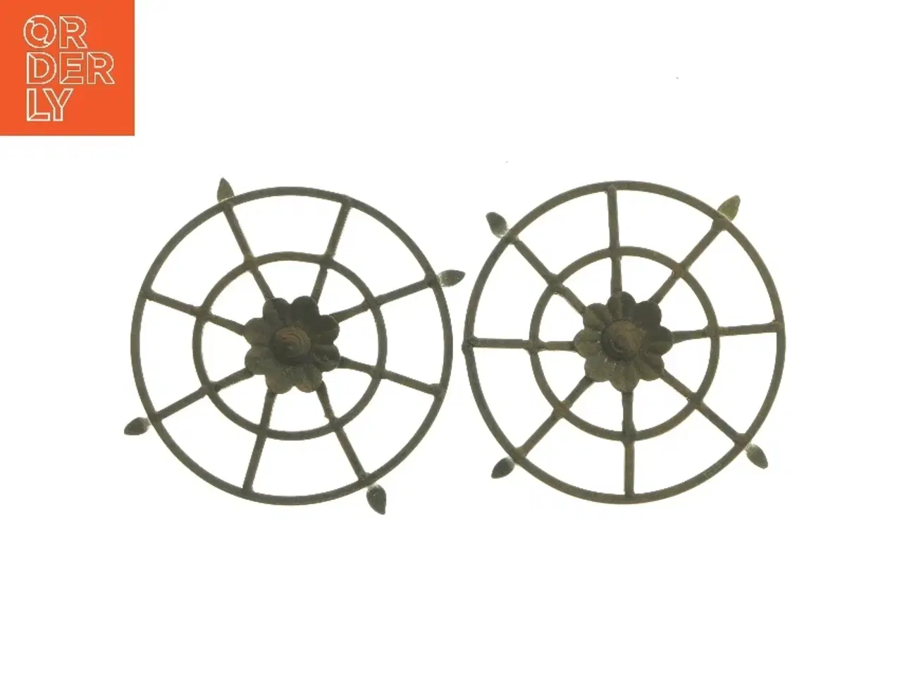 Billede 1 - Art Deco Støbejern blomstermotiv trivet (str. Ø 19 cm)