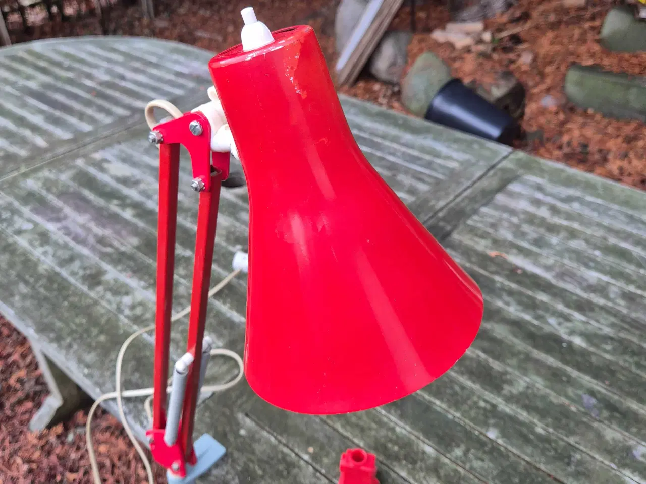 Billede 2 - Rød arkitektlampe med vægbeslag 