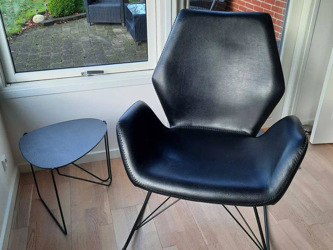 Billede 4 - Bayville gyngelænestol inkl. bord sælges