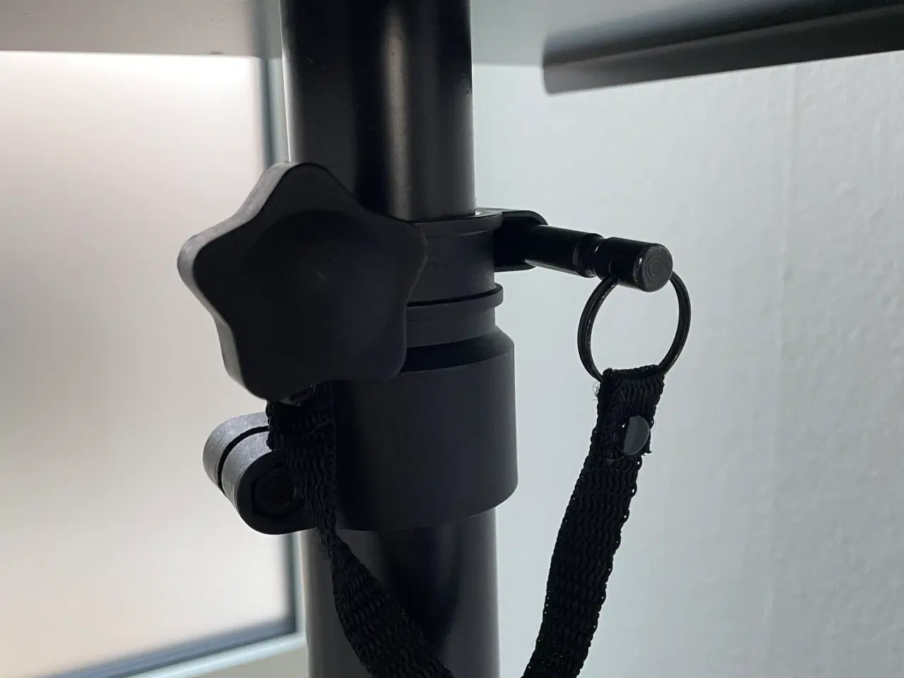 Billede 3 - Supreme SMS-69 Gulv monitor stativ sæt