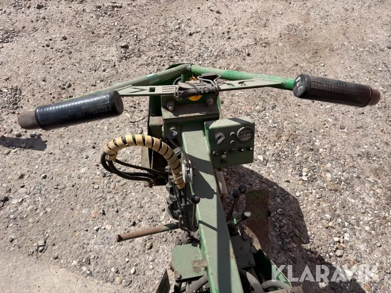 Billede 11 - Portaltraktor Jutek med redskaber