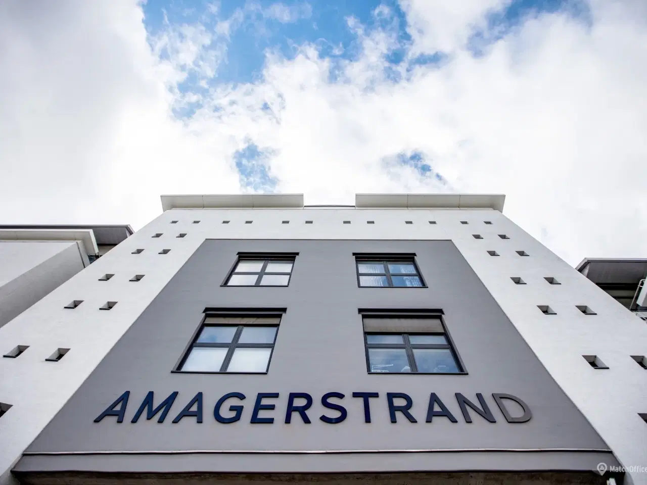 Billede 15 - Højloftet og lyst kontormiljø på Amager Strand