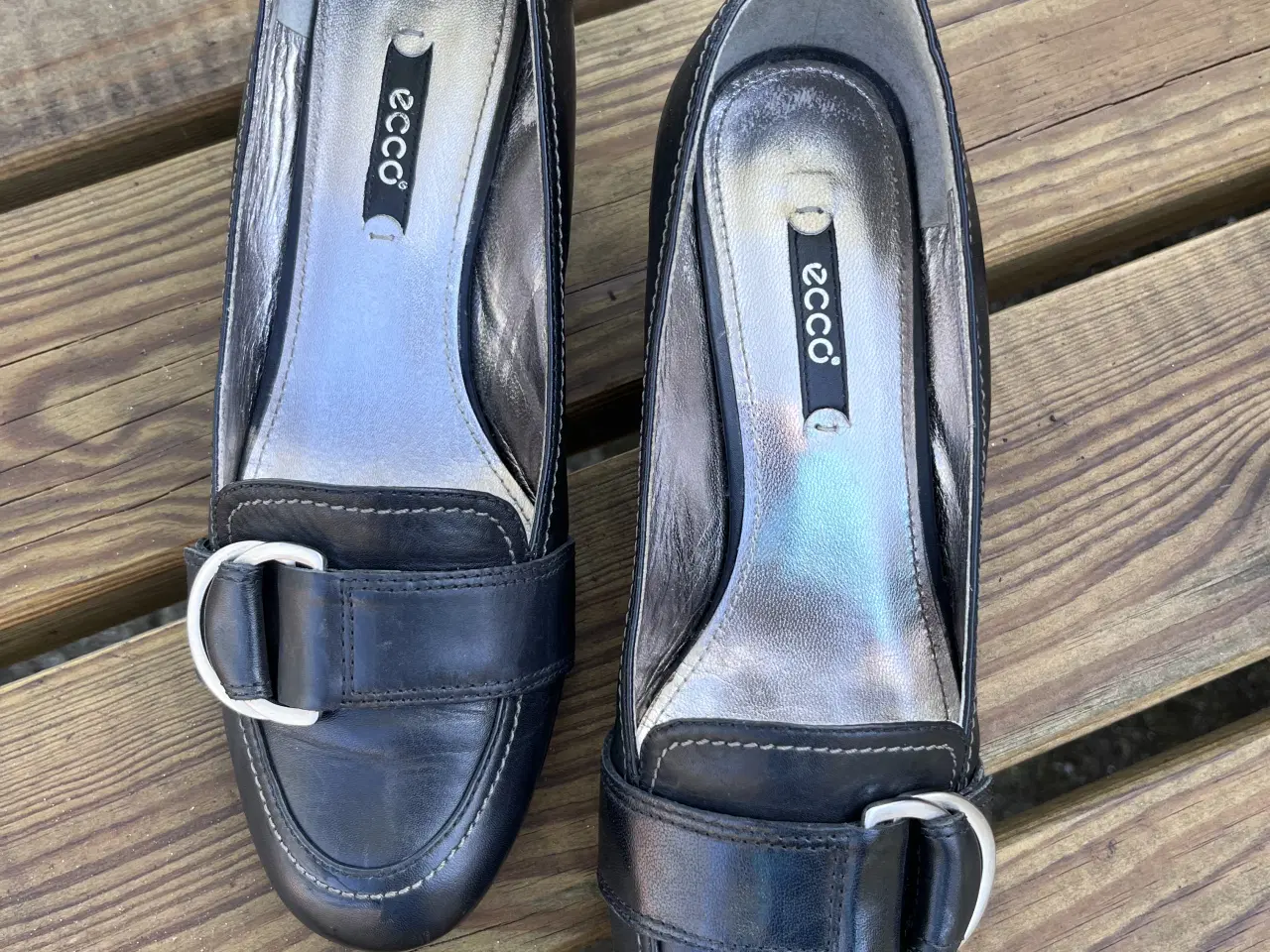 Billede 3 - Elegante ECCO læderpumps med sølvspænde – Str. 39