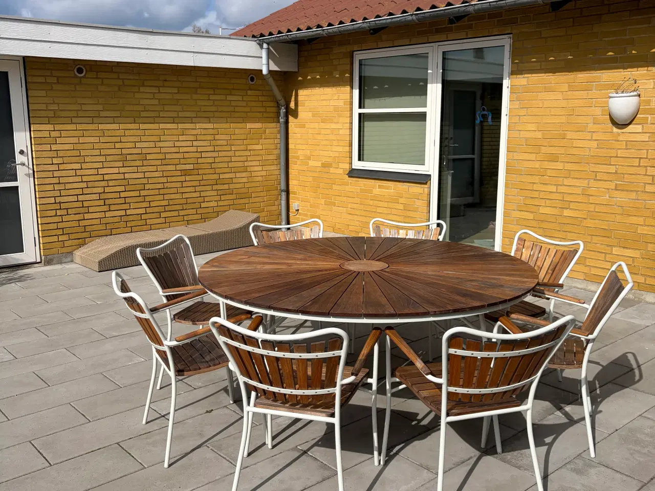 Billede 1 - Eksklusivt teak havemøbelsæt – Ø170 bord + 8 stole