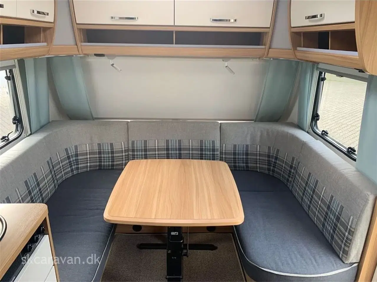Billede 3 - 2015 - Dethleffs Camper 520 RET   Dethleffs Camper 520 RET 2015 med air con - Mover - og 3 m Fortelt