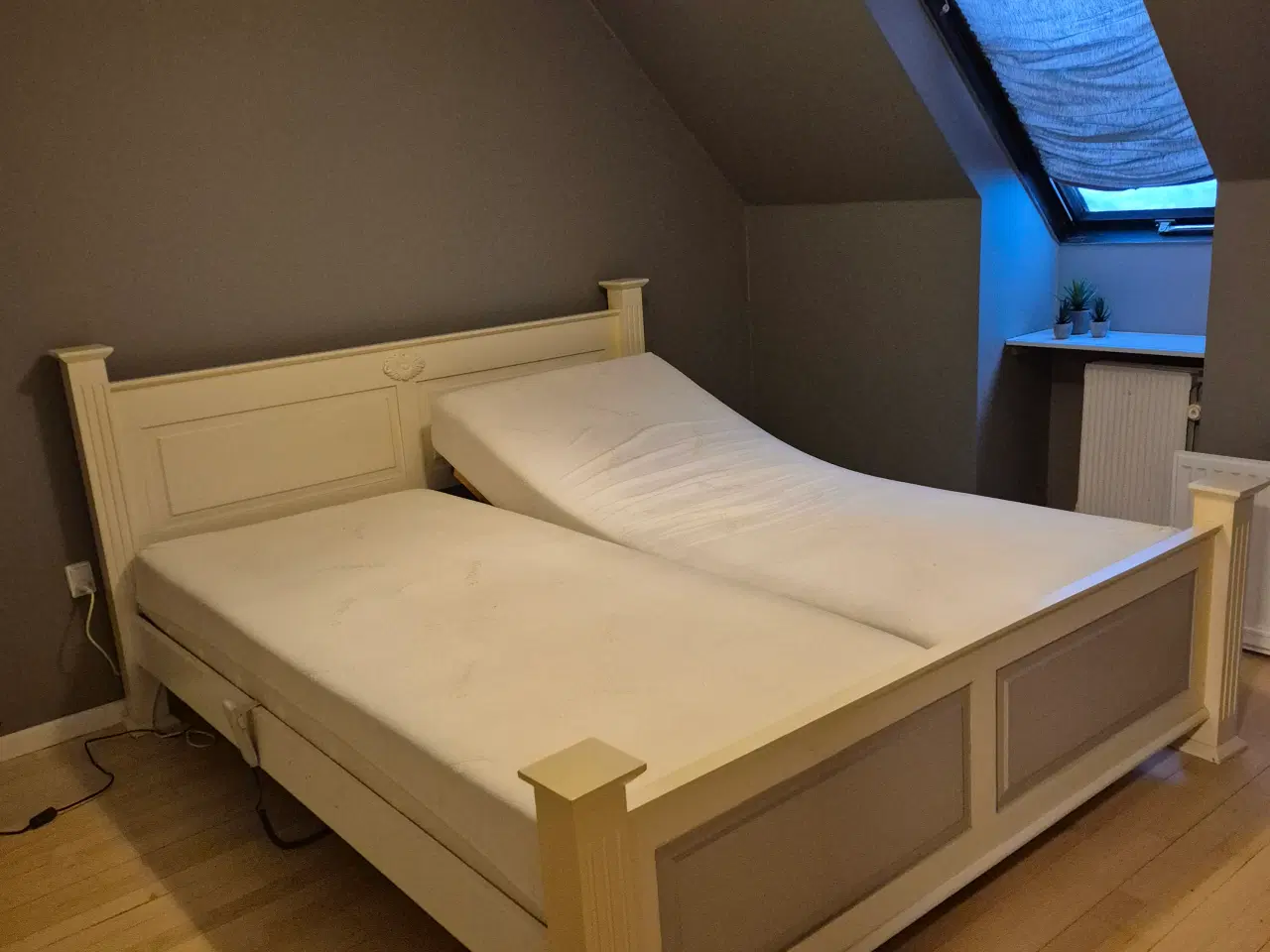 Billede 1 - Dobbeltseng med elevation